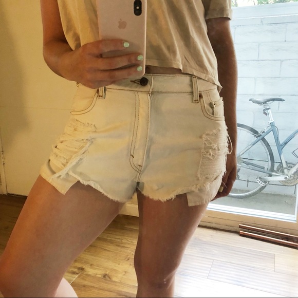 Vintage Levi’s Shorts - Picture 3 of 4
